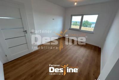 Casă cu 4 camere cu Teren 350 Mp în Rediu - 9