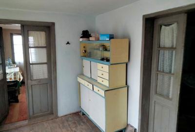 Casă cu 4 camere în Fichitești - 2