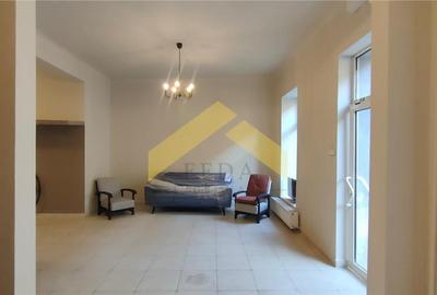 Spatiu comercial de inchiriat zona centrala str. Mihai Eminescu - 2