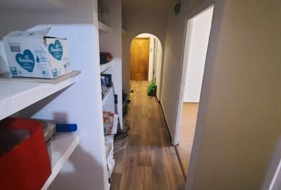 Apartament cu 3 camere decomandat, zona Cug - 3