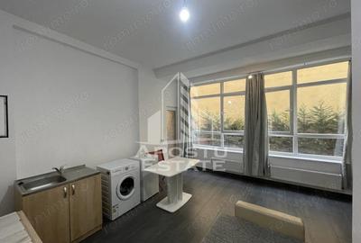 Spatiu comercial + loc de parcare, 23 mp, Zona Soarelui - 1