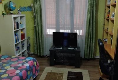 Casă cu 5 camere în Vârfu Dealului - 8