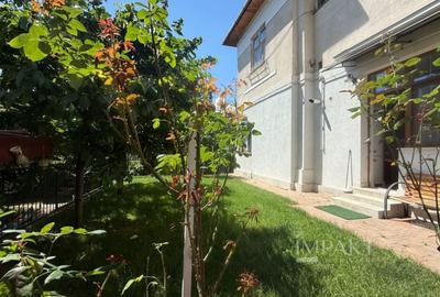 Apartament cu 4 camere semidecomandat, mobilat în Central - 1