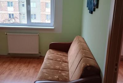 Apartament cu 3 camere semidecomandat în Central - 2