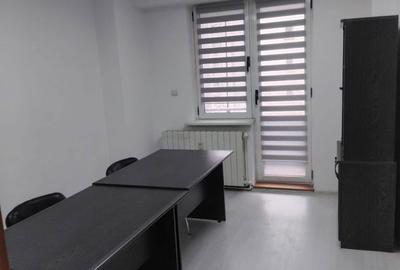 Spațiu comercial, de 75 mp, în Centrul Civic - 3