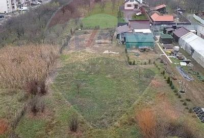 Teren Construcții intravilan de 1387 mp, în Vest - 2