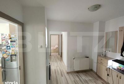 Apartament cu 3 camere în Micro 6 - 9