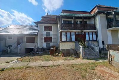 Casă cu 8 camere cu Teren 8300 Mp în Sânlazăr - 5