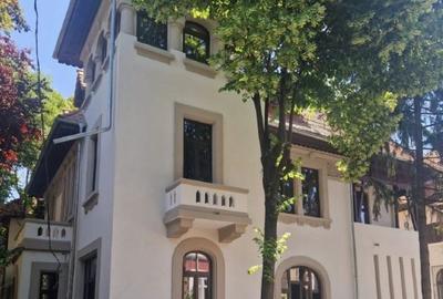 Casă cu 12 camere cu Canalizare în Aviatorilor - 2