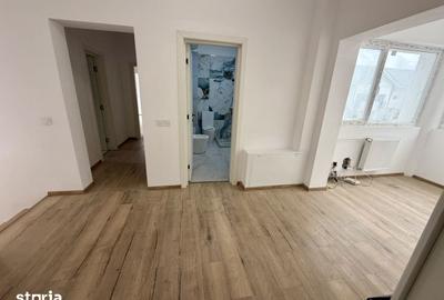 Casă cu 8 camere cu Teren 495 Mp în Glina - 10