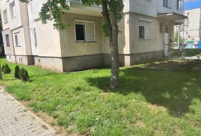 Apartament de vanzare 70mp in Ludus Jud Mures 75 000 euro - 2