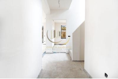 Casă cu 5 camere cu Teren 400 Mp în Central - 2