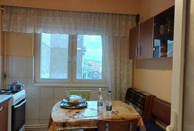 Apartament cu 3 camere semidecomandat în Central - 11