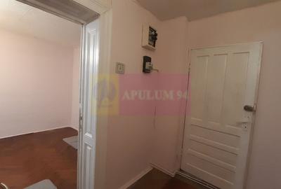 Casă cu 2 camere cu Canalizare în P-ța Romană - 9