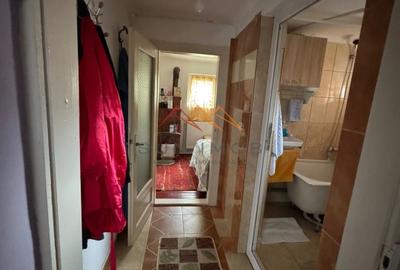Casa solida 5 camere, teren 736mp, toate utilitatile, CT - 14