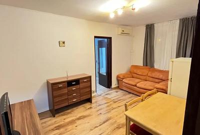 Proprietar Inchiriez apartament 2 camere, zona Pia?a Doina - 1