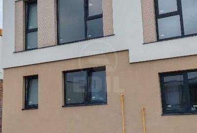 Duplex cu 4 camere cu Canalizare în Florești - 1