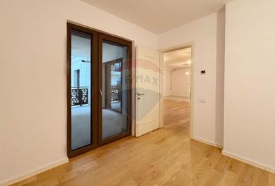 Apartament central spatios cu terasa generoasa | 2 camere | 83mpu - 10