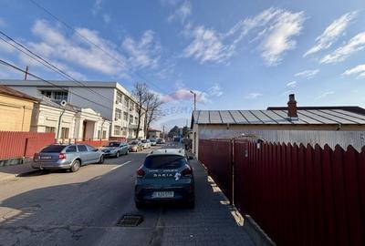 Casă cu 4 camere cu Teren 408 Mp în Central