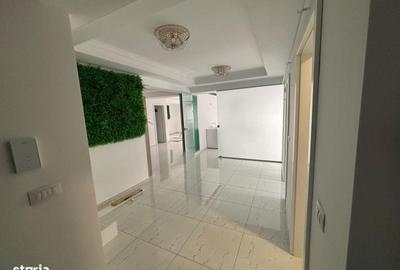 Spațiu comercial, de 120 mp, în Central