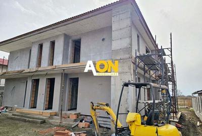 Apartament cu 3 camere, 2 bai, curte proprie, parcare si boxa 40 mp