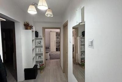 Apartament cu 4 camere decomandat în Central - 2