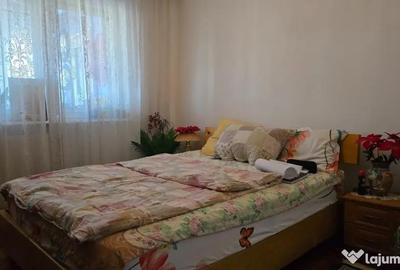 Apartament cu 3 camere decomandat în Minerul - 6