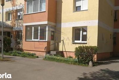 Spațiu comercial, de 45 mp, în Central