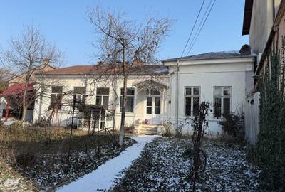 Spațiu comercial, în Central