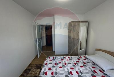 Apartament cu 4 camere decomandat, mobilat în Narcisa