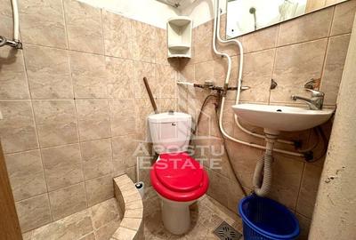 Garsoniera la etajul 1 in zona Girocului - 2