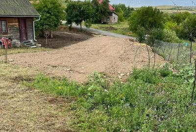 Teren de 872 mp, în Dezmir - 8