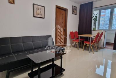 Apartament cu 3 camere circular, mobilat în Dacia