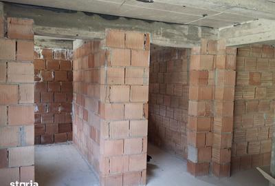 Casă cu 5 camere cu Teren 706 Mp în Gura Râului - 8