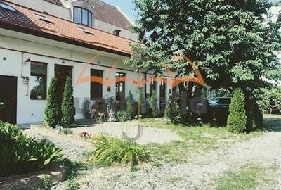 Casă individuală cu 3 camere în Central
