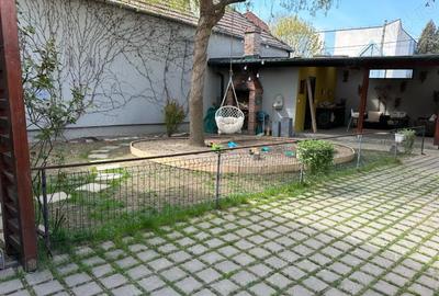 Casă cu 3 camere cu Teren 195 Mp în Central - 2