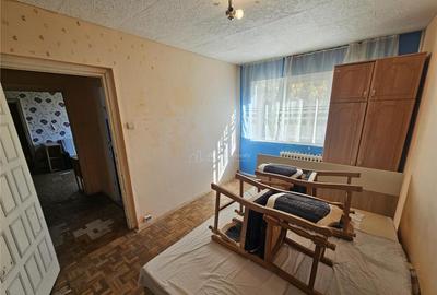 Apartament cu 2 camere semidecomandat în Micro I - 9