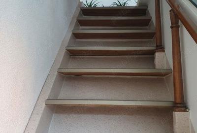 Casă cu 4 camere cu Teren 300 Mp în Central