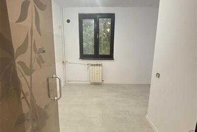 Apartament cu 3 camere decomandat în Berceni - 2
