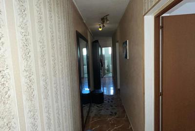 Inchiriez apartament spatios [64 mp] zona Calea Moldovei,cu parcare inclusa - 1
