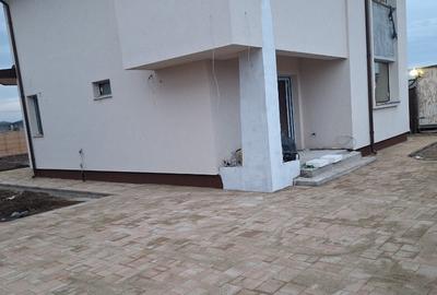 Casă cu 5 camere cu Teren 650 Mp în Odăi - 16