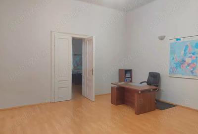 Dau in chirie apartament in casa ,doua camere,ultracentral,suprafata ultima 100 MP