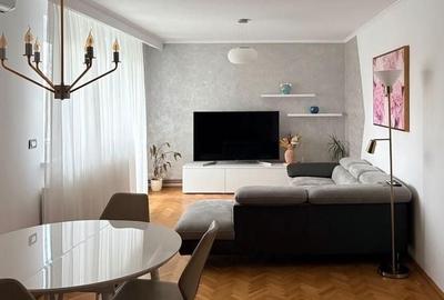 Apartament cu 2 camere semidecomandat, mobilat în Central