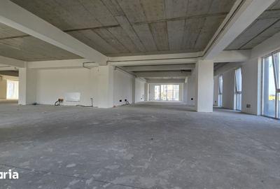 Spațiu comercial, de 40 mp, în Central - 7