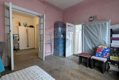 Casă cu 11 camere cu Teren 330 Mp în Iancului - 33