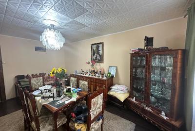 Apartament 2 camere - decomandat - parter - pivnita - zona Vasile Aaron - 2