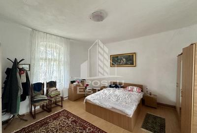 Casă cu 3 camere cu Canalizare în Carani - 4
