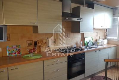 Apartament cu 3 camere decomandat, mobilat în Tipografilor - 12