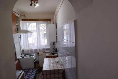 Apartament cu 3 camere semidecomandat în Fălticeni