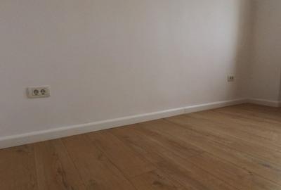 Apartament cu 3 camere decomandat în Costin Georgian - 10
